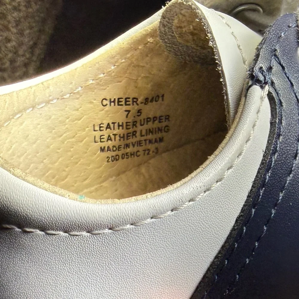 Footmates Classic White and Navy “Cheer” Kids Saddle Shoes toddler size 7.5